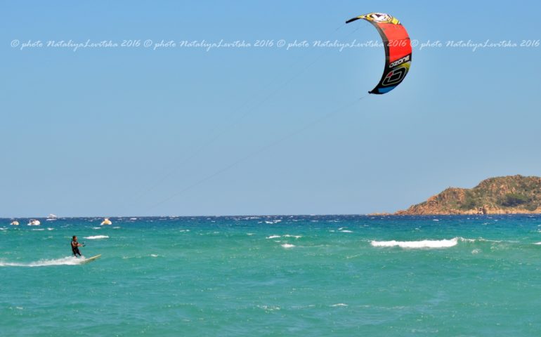 Kitesurfing a Girasole ( foto di N. Levitska)