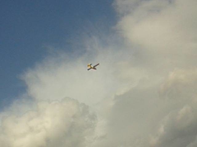 Canadair in azione ( foto di R.Mirai)