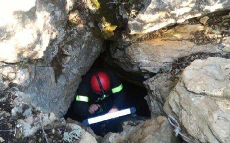 Caso Olianas. Nuovo sopralluogo dei carabinieri nella grotta in cui furono ritrovati i resti dell’uomo