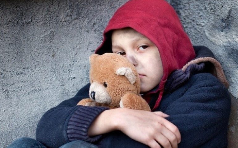 Bambini sardi a rischio povertà. Nell’isola i minori risultano più vulnerabili che nel resto d’Italia