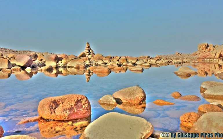 La foto dei lettori. Tratto di costa rocciosa nei pressi della Spiaggetta, Cardedu, di Giuseppe Piras