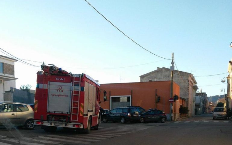 Tortolì, incidente nell’incrocio di via Vittorio Emanuele. Vigili del fuoco e carabinieri sul posto