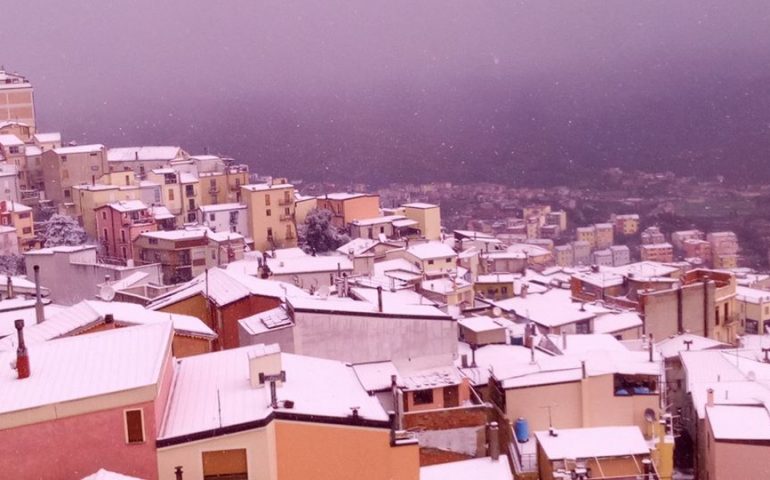 Lanusei ostaggio del maltempo. Gli amministratori: “In viaggio solo con gomme termiche e se strettamente necessario”