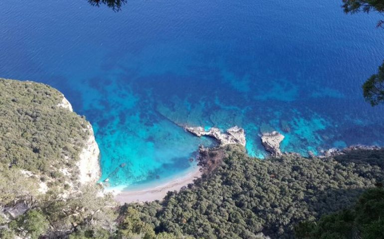 Baunei, iniziati i lavori sul sentiero che porta da Ololbitzi a cala Birìala