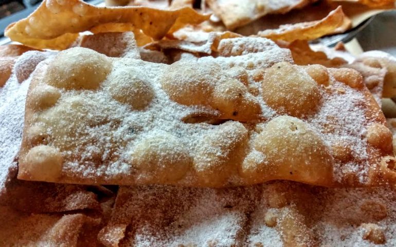 Carnevale in tavola. Come preparare le chiacchiere? La ricetta del lievitista Stefano Pibi per Vistanet