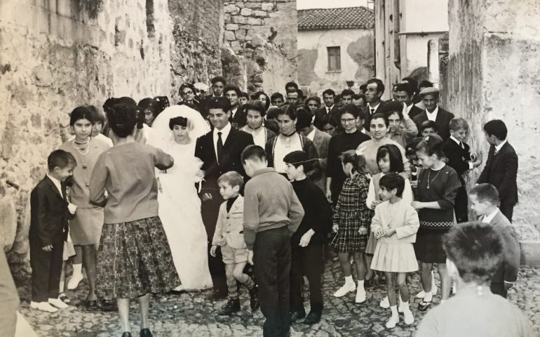 Come eravamo. Correva l’anno 1964: fiori d’arancio per Claretta e Giovanni