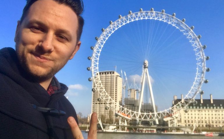 Da Jerzu a Londra. Giovane ogliastrino regala una mini-vacanza a Londra per celebrare il successo della propria ditta