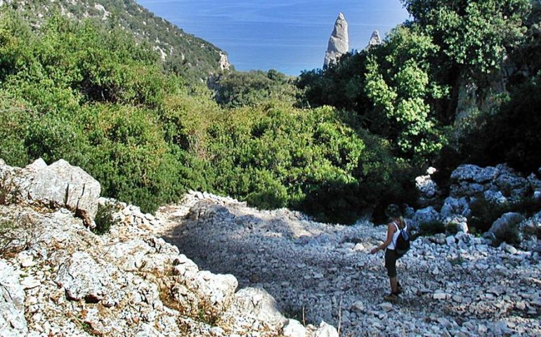 Sulla turista soccorsa ieri a Goloritzè. Il sindaco Corrias: “Vi raccomandiamo prudenza”