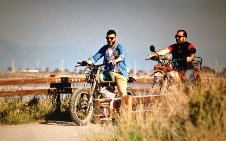 “Mototaccuino”, in sella per aiutare gli altri: dal Marocco al Vietnam, i “Diari della motocicletta” di Alessio Ferrari e Nicola Manca