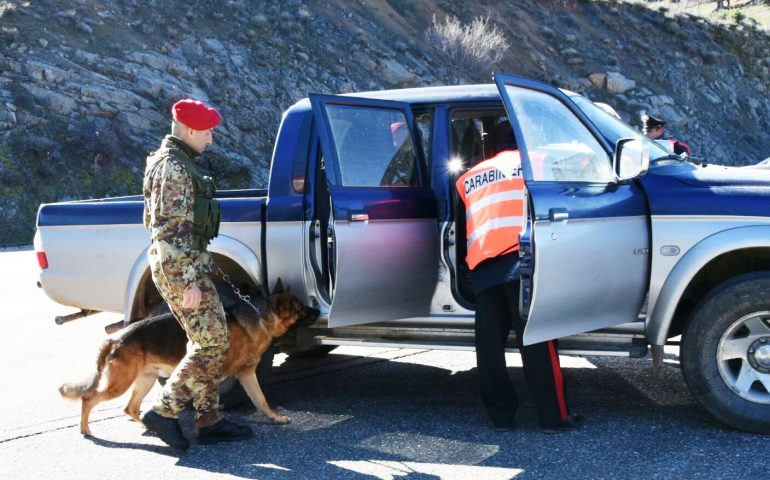 Lanusei, carabinieri a caccia di droga nelle scuole