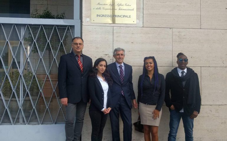 Riforma sulla cittadinanza: incontro alla Farnesina per la studentessa sardo-marocchina Ilham Mounssif