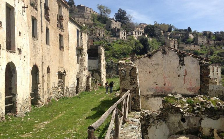 (VIDEO) Le bellezze di Gairo Vecchio viste dal drone. L’incredibile video di Corrado Mascia