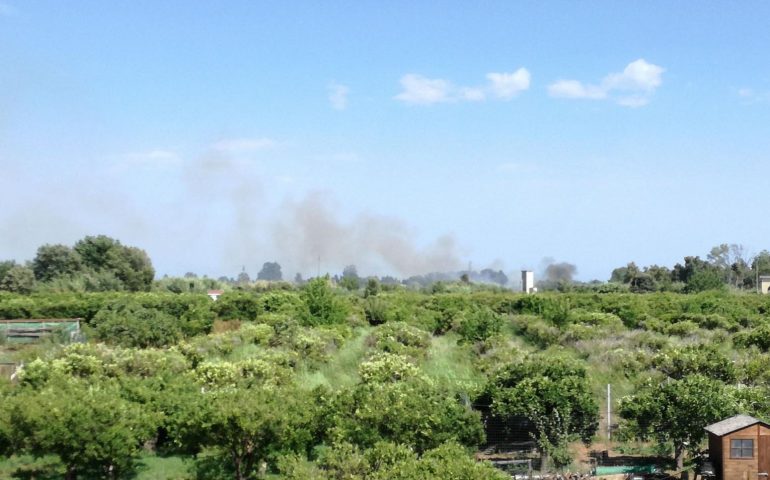 Tortolì, due incendi nel pomeriggio, in azione l’elicottero del Corpo Forestale partito da San Cosimo a Lanusei