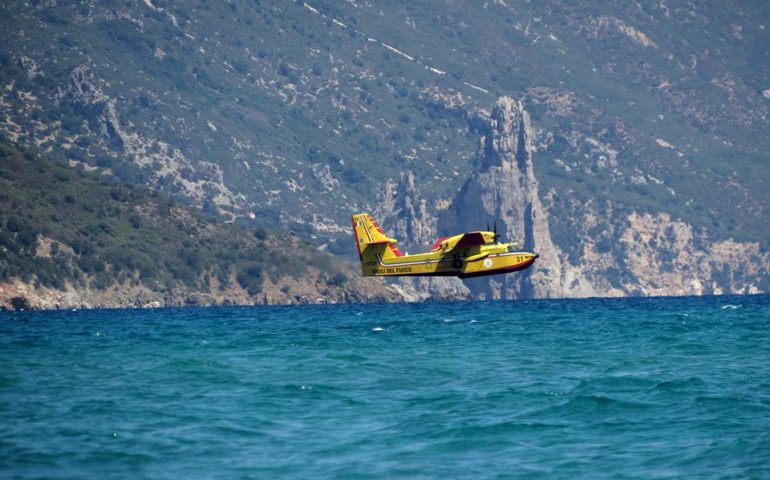 L’acqua di mare per spegnere gli incendi. Sale sulla terra ferita dalle fiamme: una riflessione