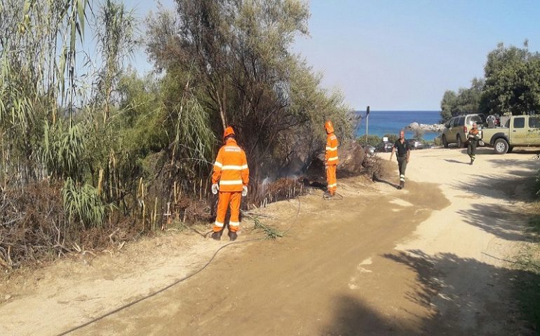 Ancora incendi in Ogliastra, dopo Villagrande fiamme al Golfetto