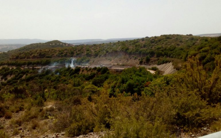 Incendio a Perdas, in azione l’elicottero della Forestale da San Cosimo