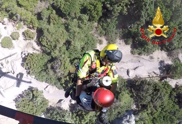 Macabra scoperta nelle montagne di Baunei: trovato un cadavere dai cacciatori