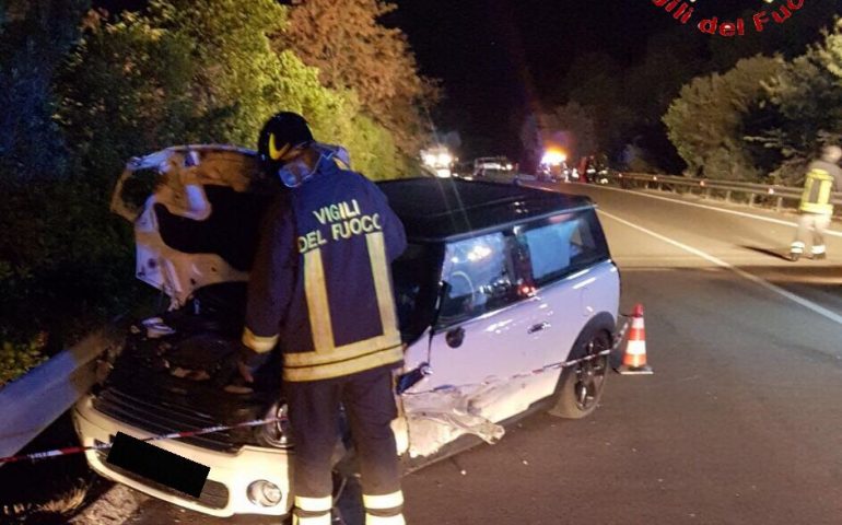 Incidente sulla SS 389, tre auto coinvolte, cinque feriti