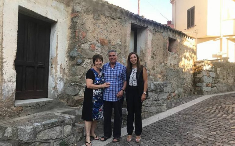 Il sindaco e la famiglia Carrada che ha donato la casa
