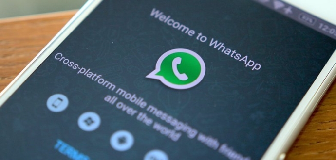 WhatsApp, rivoluzione messaggi vocali: non si dovrà più tenere il dito premuto per registrare l’audio