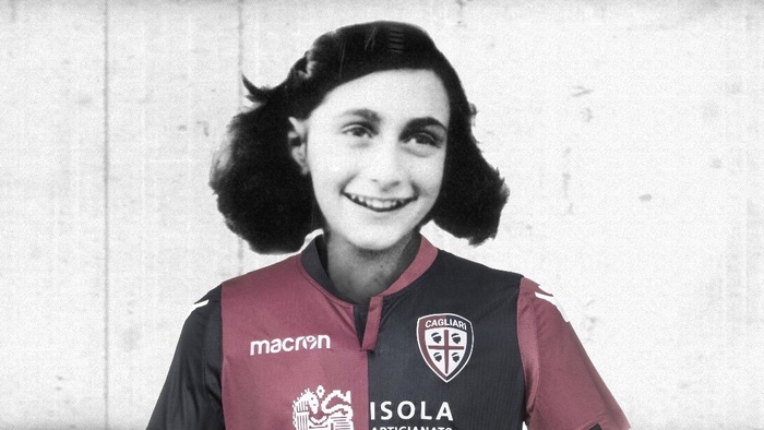 Anna Frank con la maglia rossoblù nel profilo Twitter ufficiale del Cagliari Calcio: l’esempio della società contro il razzismo