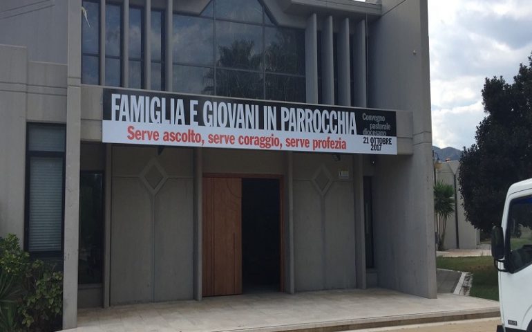 Diocesi di Lanusei. Convegno Pastorale: “Famiglia, giovani e parrocchia”, ospite Mons. Becciu