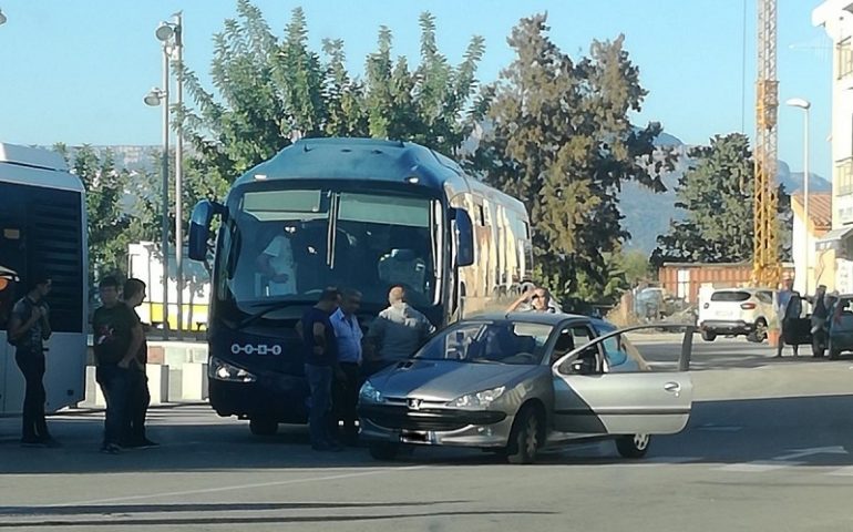 Tortolì,  incidente auto-pullman nel pomeriggio