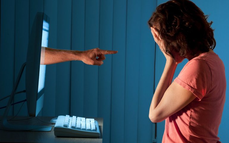 Identità virtuale e cyberbullismo: seminario a Tortolì rivolto ai genitori