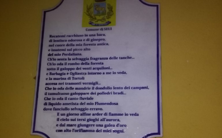 “La marina di Tortolì accesa nei tramonti vermigli”. Filiberto Farci nella poesia “Testamento” parlava anche d’Ogliastra