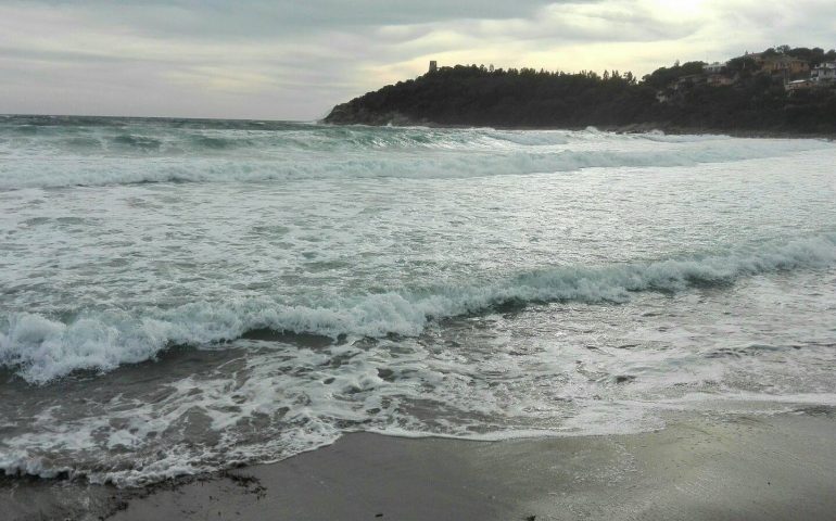 Le foto dei lettori. Mare agitato a Porto Frailis