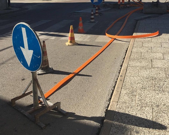 Corso Umberto, lavori di ripristino sede stradale per posa fibra ottica. Oggi divieto di sosta