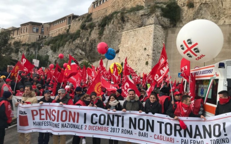 Cgil in piazza a Cagliari: “Stop all’innalzamento delle pensioni e lavoro dignitoso per i giovani”