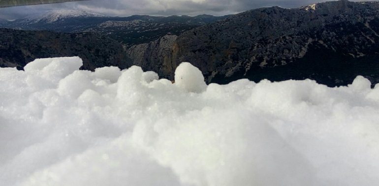 Le foto dei lettori. La neve incornicia la gola di Gorropu