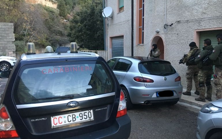 Maxi operazione dei Carabinieri per una tentata rapina a mano armata: in atto perquisizioni e ordinanze di custodia