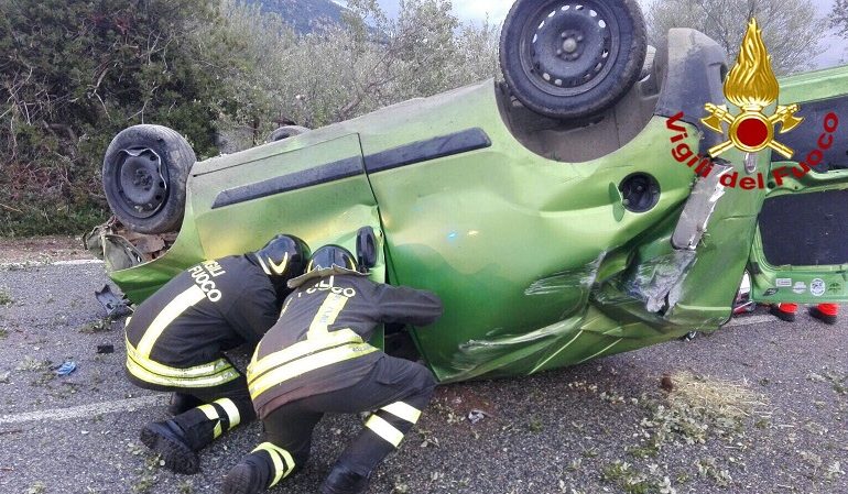 Incidente stradale sulla SP 58, due giovani trasportati all’ospedale di Nuoro