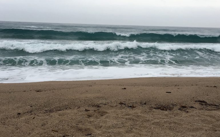 Le foto dei lettori. Il fascino del mare d’inverno nello scatto di Mirella Moro