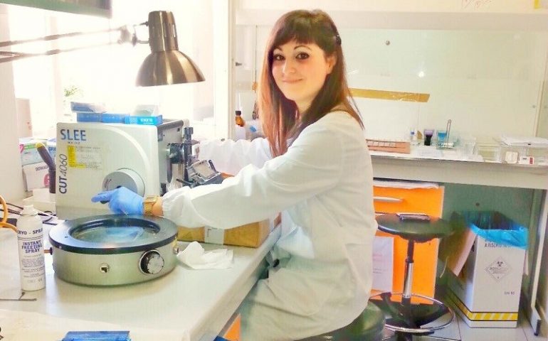 Il tecnico di laboratorio Ilaria Mulas: da Bari Sardo all’Inghilterra con la passione per l’Anatomia Patologica
