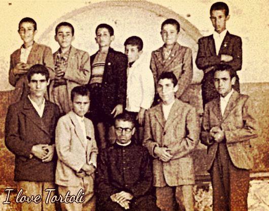 Come Eravamo. Padre Virgilio Mirto, con i giovani aspiranti missionari, nell’ Ex- Seminario di Tortolì (1946)