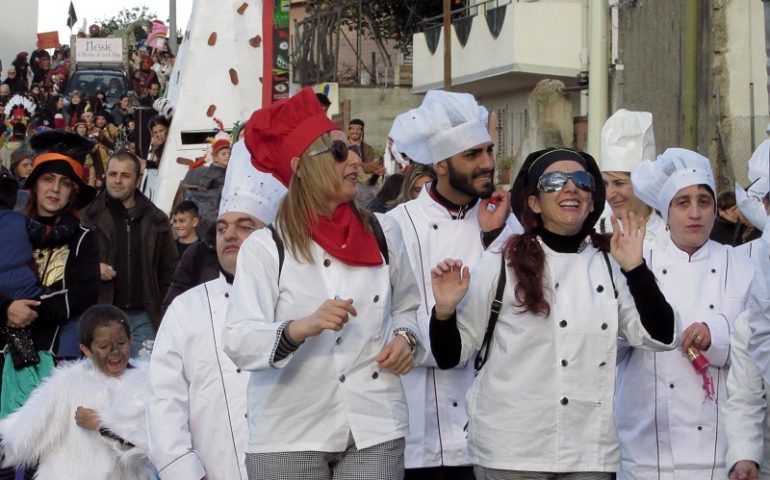 Lotzorai, festa per le strade del paese con la sfilata di Carnevale (Foto)