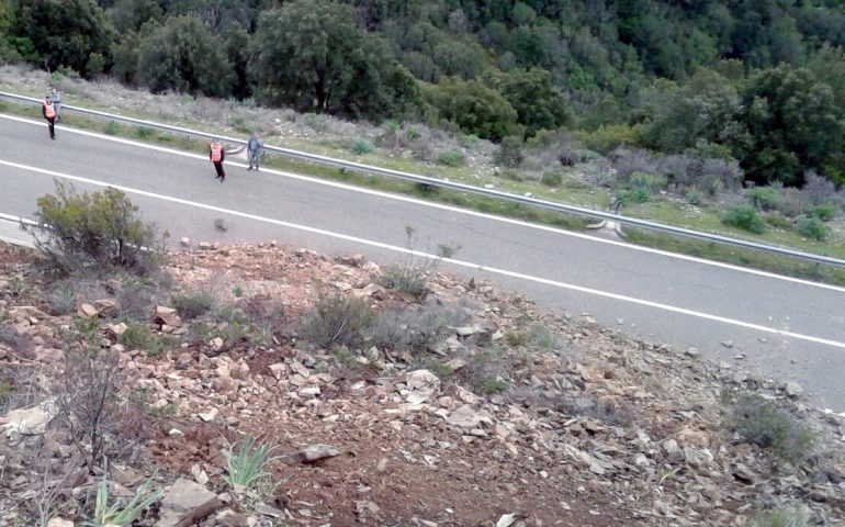 Frana sulla strada provinciale 111 Gadoni-Seulo, carreggiata chiusa