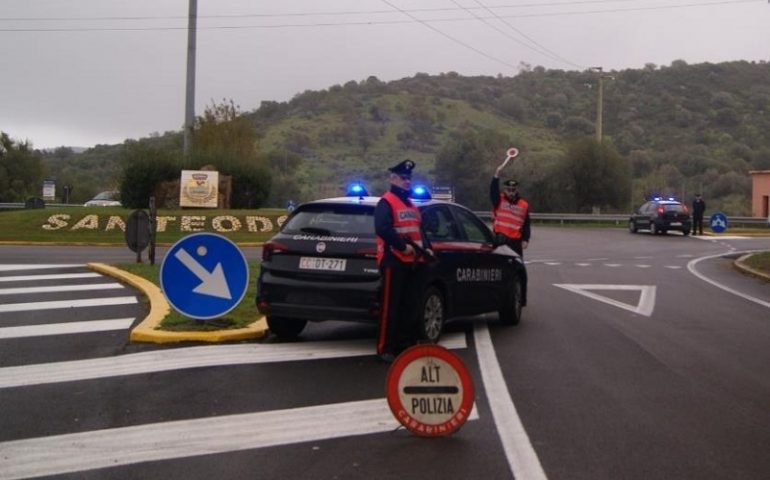 Controlli dei Carabinieri sulle strade della Baronia, denunce per guida in stato di ebbrezza, patenti ritirate e sequestro di droga