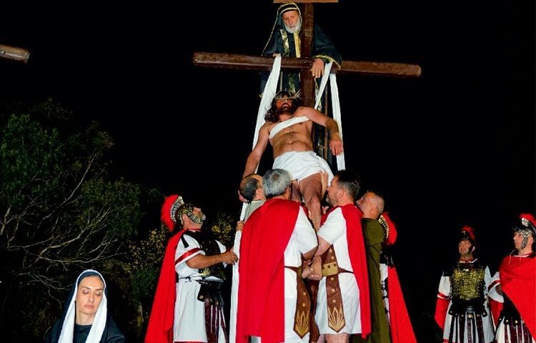Tortolì, venerdì sera a Monte Attu la terza edizione della Via Crucis vivente