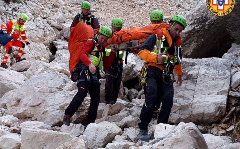 Baunei, trauma spinale per un escursionista. Interviene il Soccorso Alpino