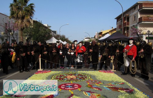 Tortolì in Fiore, in migliaia alla tre giorni dedicata a fiori, musica e buon cibo ( PHOTOGALLERY)