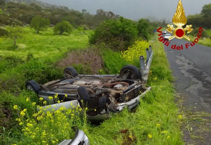 Incidente sulla SP 36, auto finisce fuori strada, un ferito trasportato all’ospedale