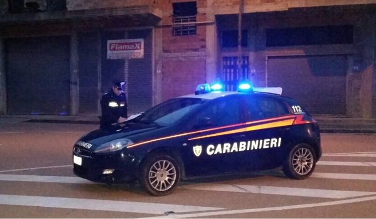 Atto intimidatorio a Jerzu: due colpi di fucile contro l’auto e la serranda di un garage di un 40enne