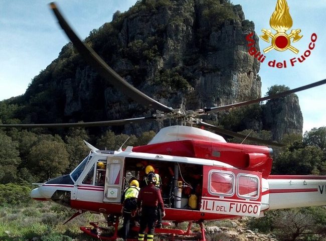 Ulassai, donna si ferisce sul monte Tisiddu, trasportata con l’elicottero all’ospedale