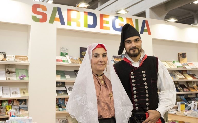 Salone internazionale del libro, lo stand della Sardegna fa il pieno di visitatori