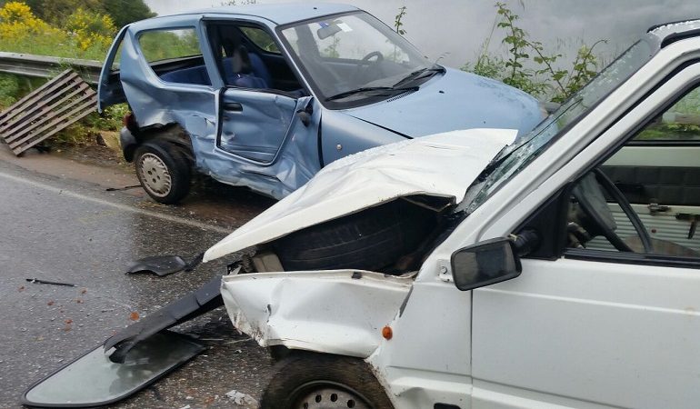 Jerzu, incidente stradale, due feriti trasportati all’ospedale