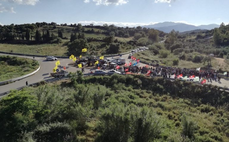 Ripresa lavori sulla 125 Tortolì-Bari Sardo: oggi la manifestazione. Stamane incontro dei sindaci ogliastrini con Anas (PHOTOGALLERY)